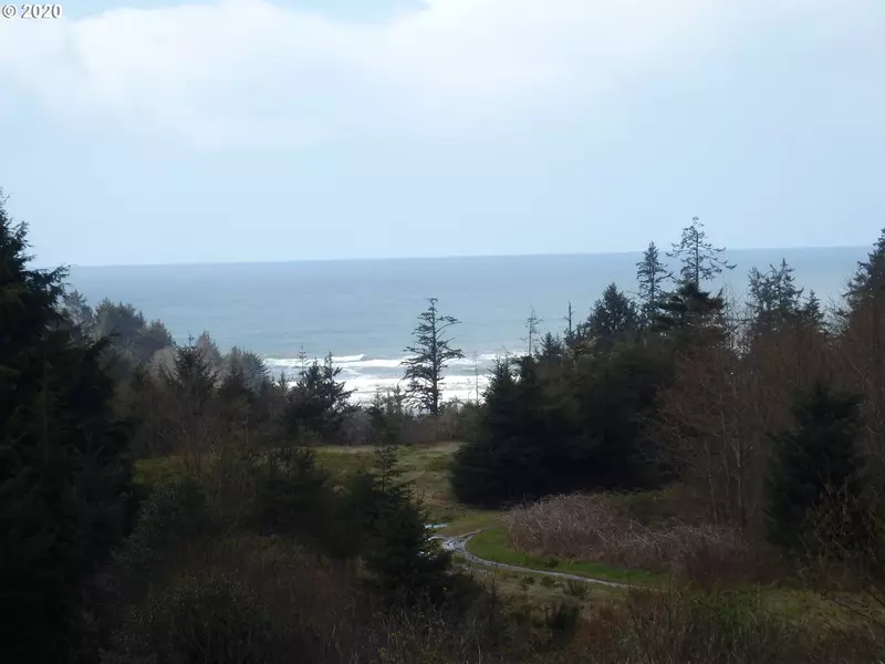 3038 OCEAN VIEW CT #9, Ilwaco, WA 98624