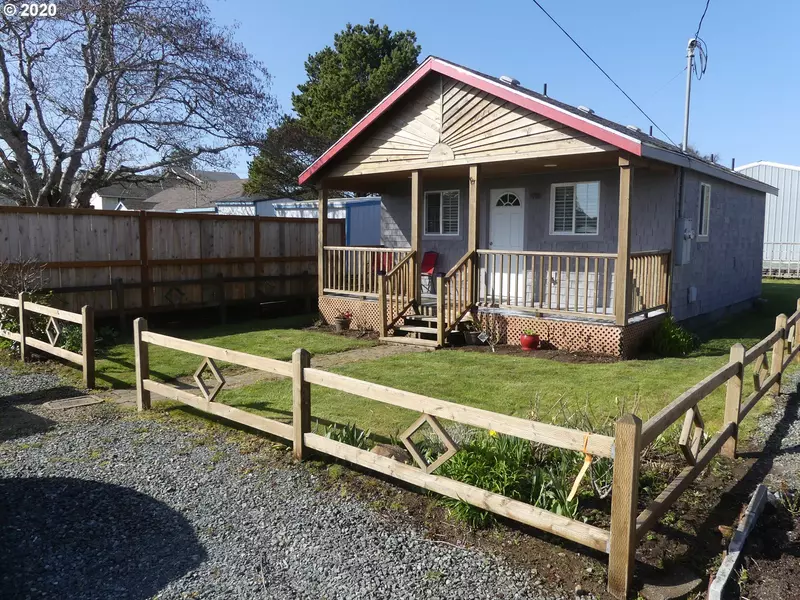 209 S 4TH AVE, Rockaway Beach, OR 97136