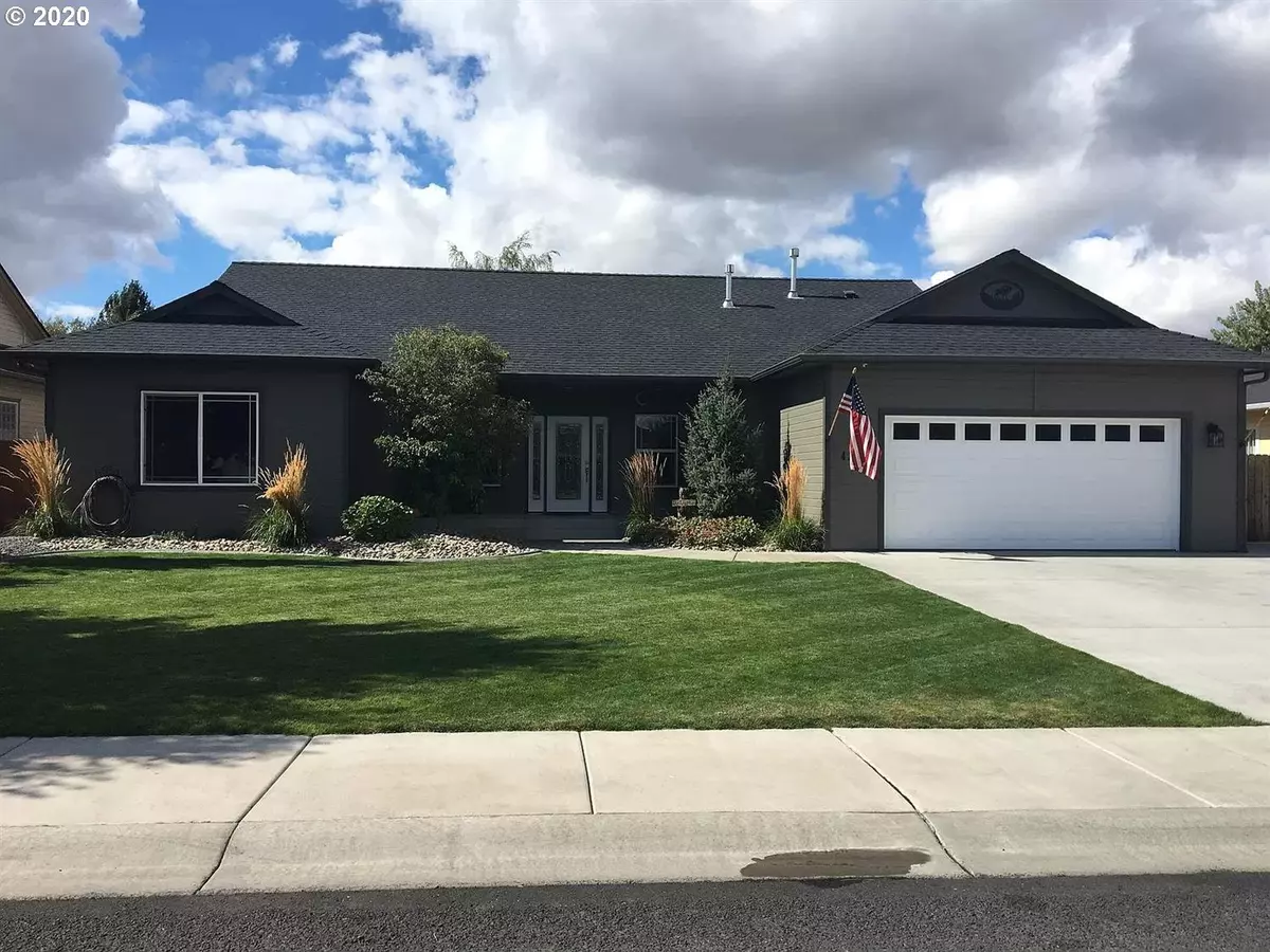 Klamath Falls, OR 97603,4248 MELS PL