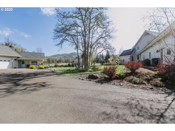 Roseburg, OR 97471,600 CROSS CREEK DR