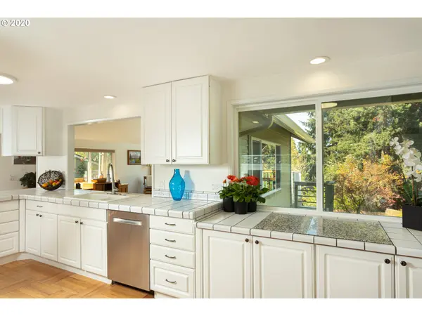 3471 W 25TH AVE, Eugene, OR 97405