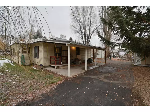 Klamath Falls, OR 97603,2110 HOMEDALE RD