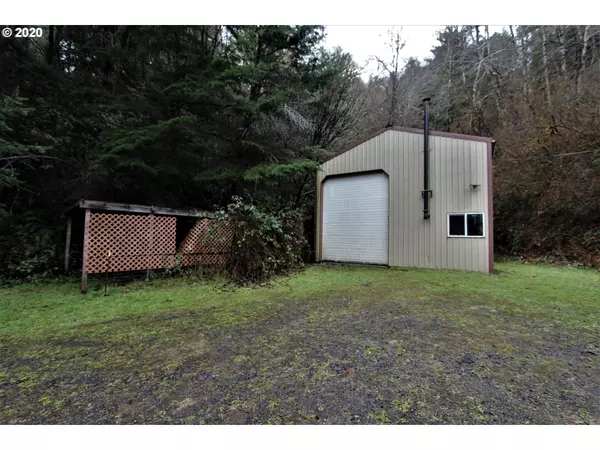 North Bend, OR 97459,69067 COVENANT RD