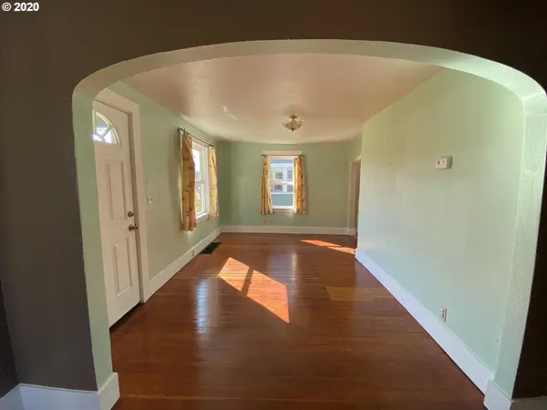 Eugene, OR 97402,560 TYLER ST