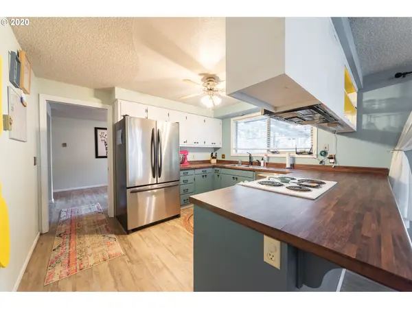 Veneta, OR 97487,87788 OAK ISLAND DR