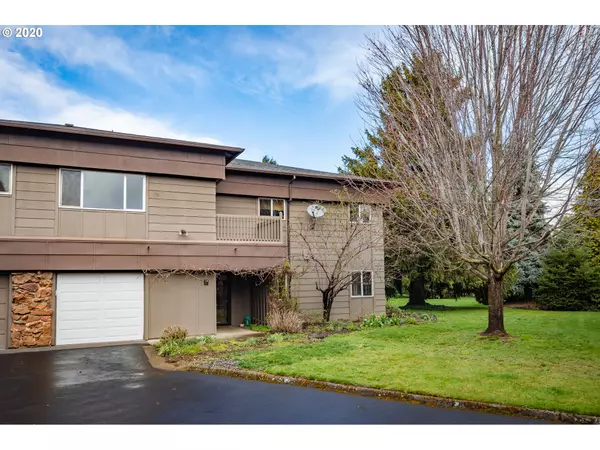 Hood River, OR 97031,917 PACIFIC AVE #19