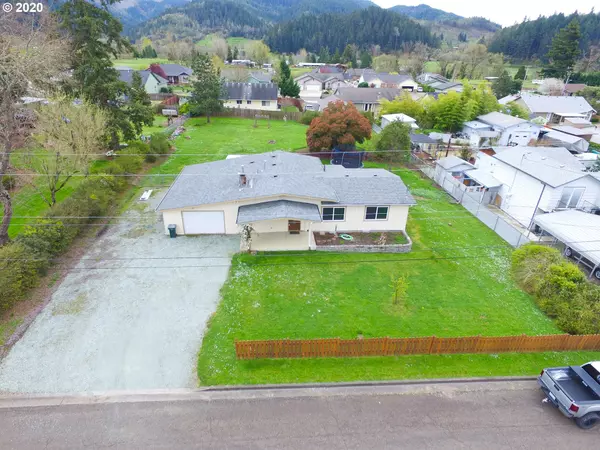 Myrtle Creek, OR 97457,1060 SE MYRTLE VIEW DR