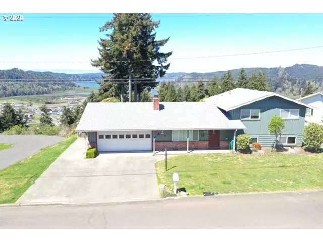 689 CRESTVIEW DR, Reedsport, OR 97467