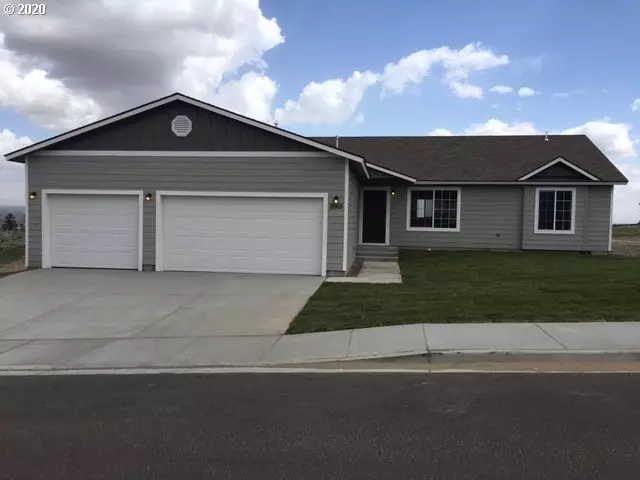 2665 Curlew ST, Umatilla, OR 97882