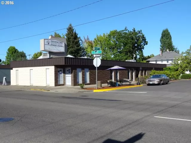 Mc Minnville, OR 97128,1004 NE BAKER ST