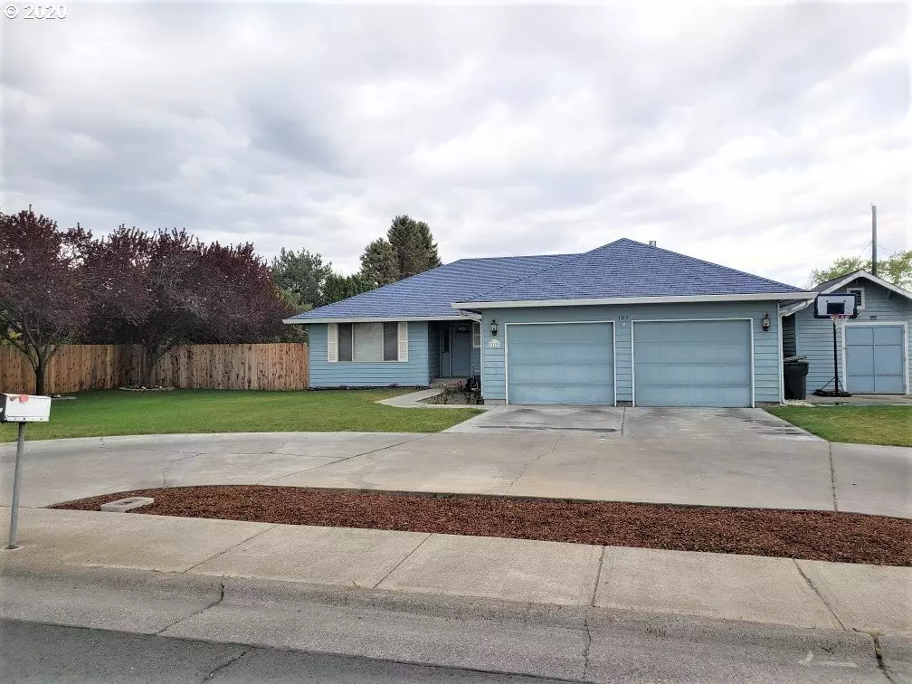 Hermiston, OR 97838,405 NE 4TH ST