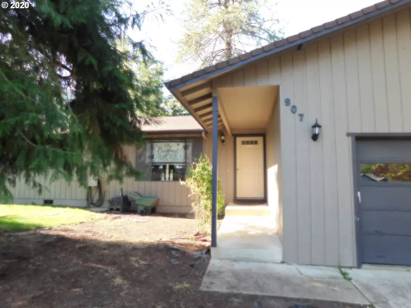 907 NE Laurance ST, Myrtle Creek, OR 97457