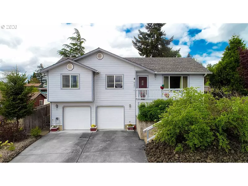 110 NE RONALD ST, Winston, OR 97496