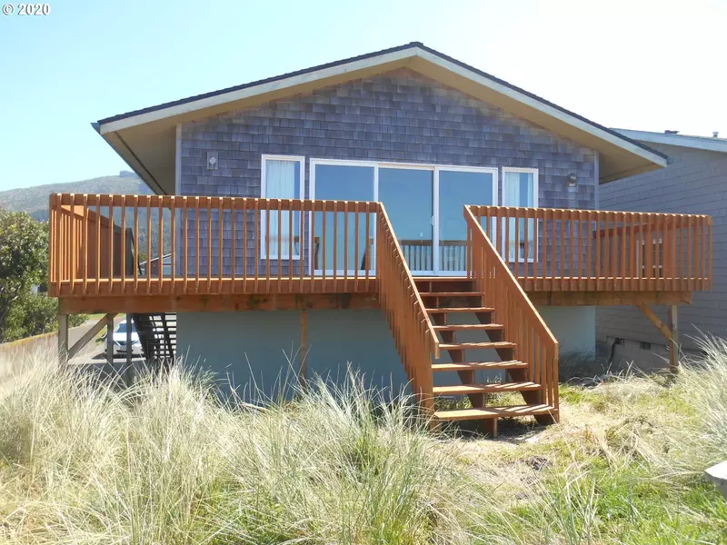 26700 BEACH DR, Rockaway Beach, OR 97136