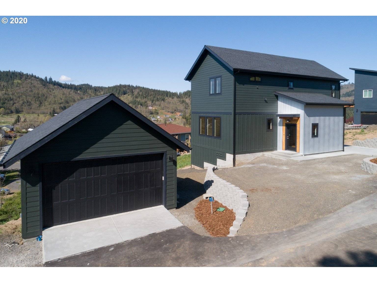 490 Northview DR, White Salmon, WA 98672