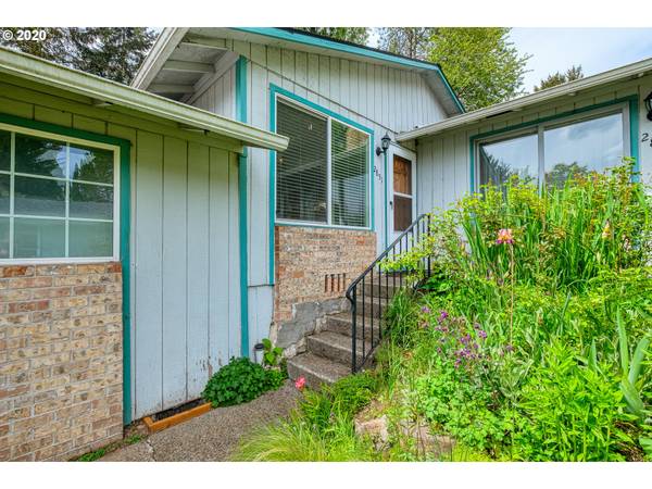 2851 SW SPRING GARDEN ST, Portland, OR 97219