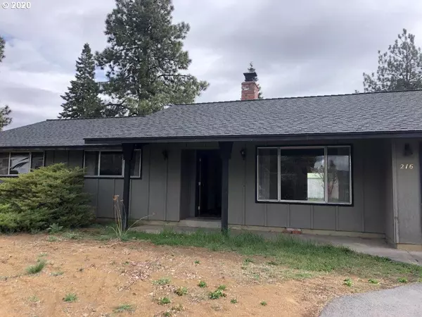 216 NE MCCARTNEY DR, Bend, OR 97701