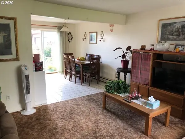 361 WARNER MILNE RD, Oregon City, OR 97045