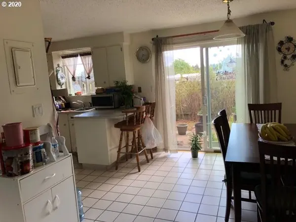 361 WARNER MILNE RD, Oregon City, OR 97045