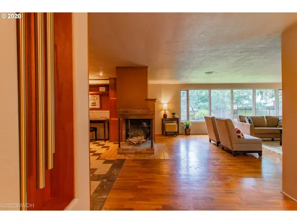 110 CORLISS LN, Eugene, OR 97404