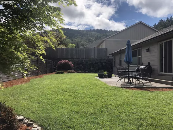 Winchester, OR 97495,110 OAK VALLEY LOOP