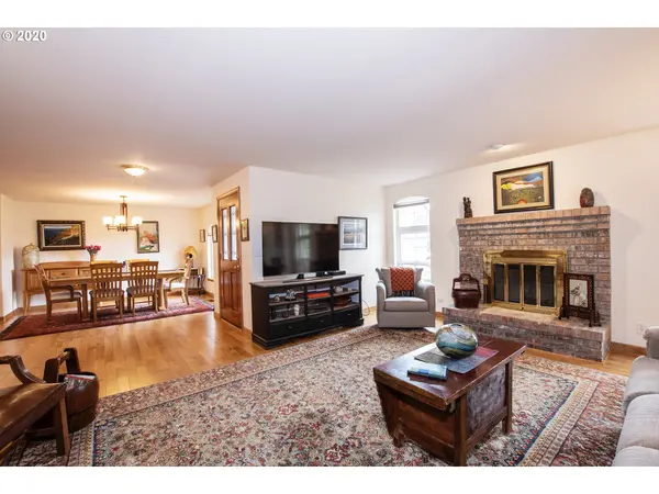 1662 CAMBRIDGE OAKS DR, Eugene, OR 97401