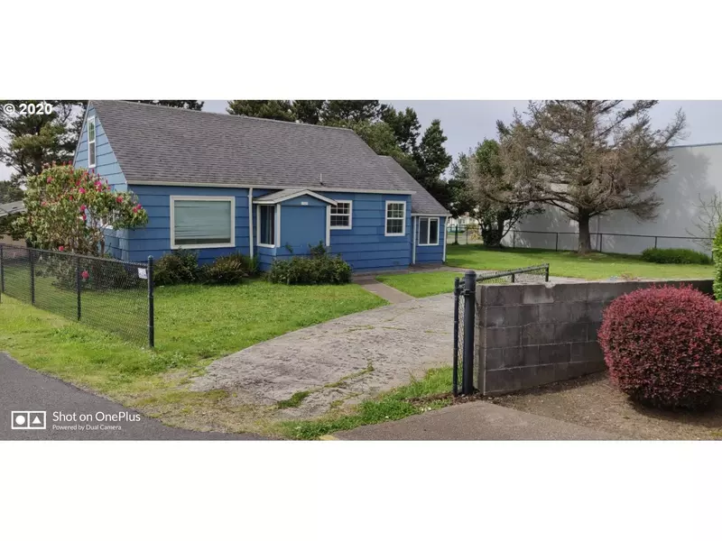 1525 NW 18TH ST, Lincoln City, OR 97367