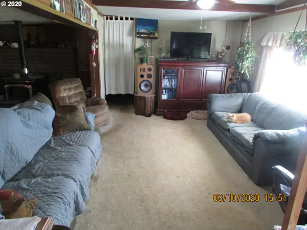 12770 S CROMPTON LN, Molalla, OR 97038