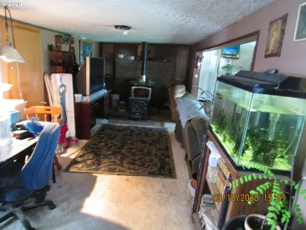 12770 S CROMPTON LN, Molalla, OR 97038