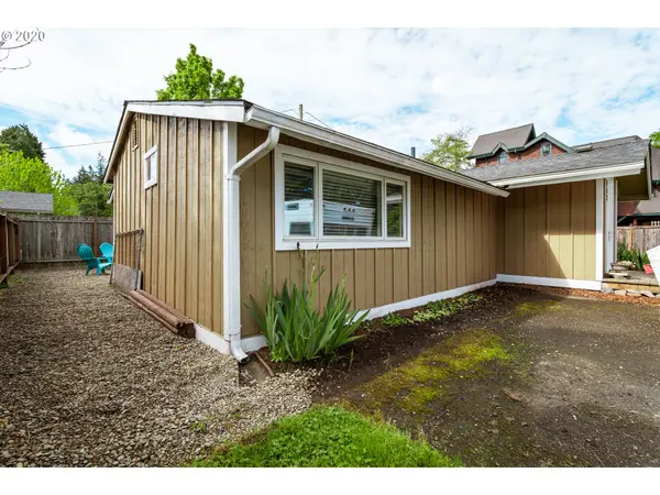 860 W HILLIARD LN, Eugene, OR 97404