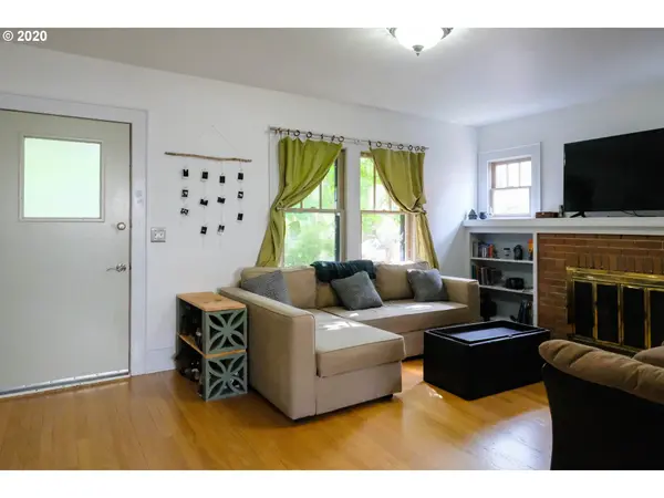 910 JACKSON ST, Eugene, OR 97402