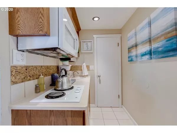 Seaside, OR 97138,Tradewinds Condo #210