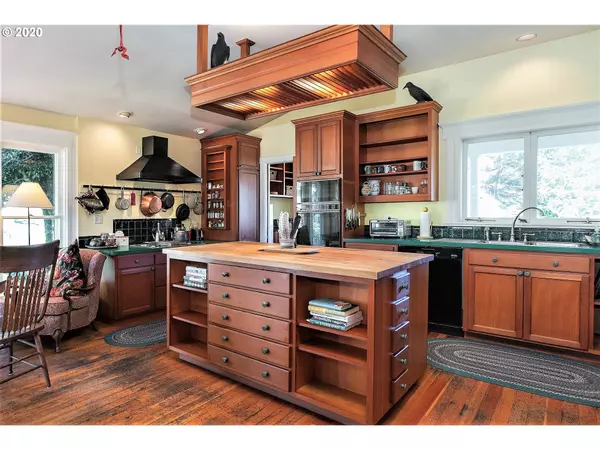 Veneta, OR 97487,85316 COYOTE CREEK RD