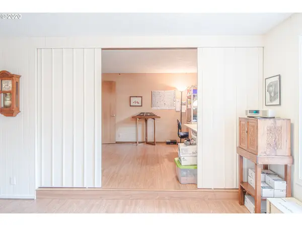 652 CHERRY DR, Eugene, OR 97401