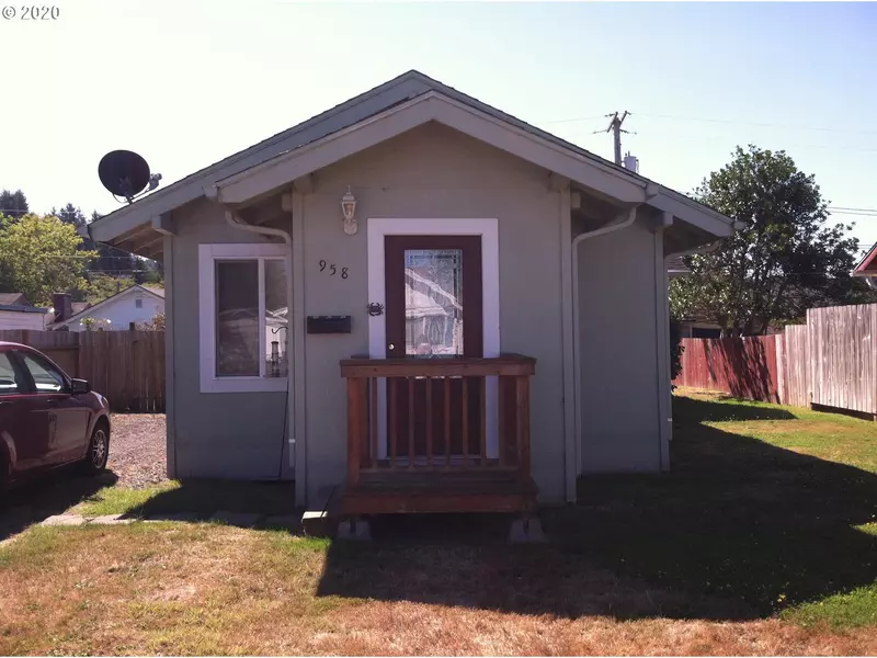 958 GREENWOOD AVE, Reedsport, OR 97467