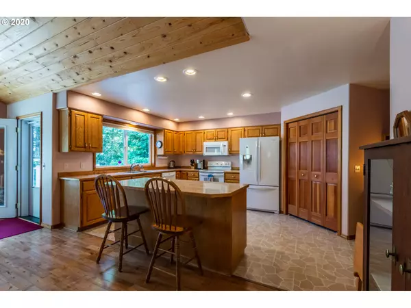 Bandon, OR 97411,87288 RUBY LN