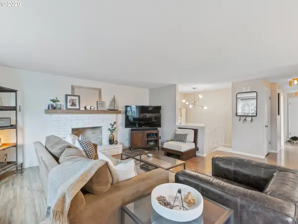 16611 NE HOYT ST, Portland, OR 97230
