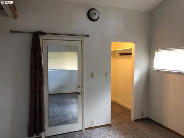 415 E 33RD AVE, Eugene, OR 97405