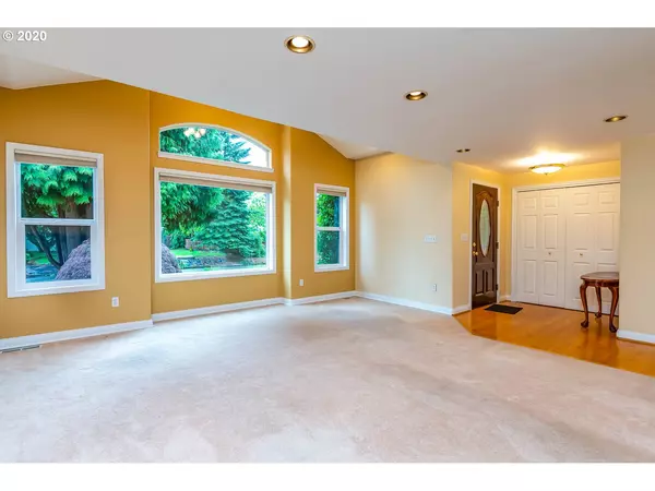 Milwaukie, OR 97267,2431 SE AZALEA CT