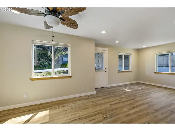 Grants Pass, OR 97526,1202 NW B ST