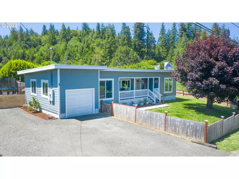 1787 N ELM ST, Coquille, OR 97423