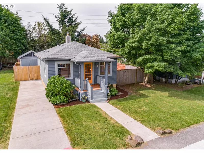 5232 NE HALSEY ST, Portland, OR 97213