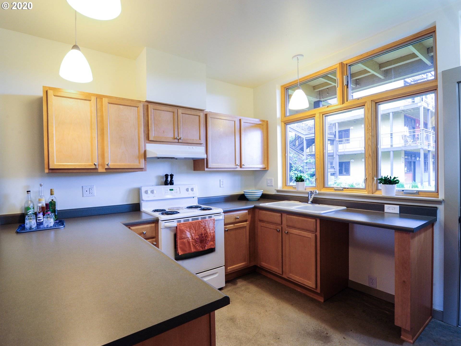 Portland, OR 97217,2525 N KILLINGSWORTH ST #102