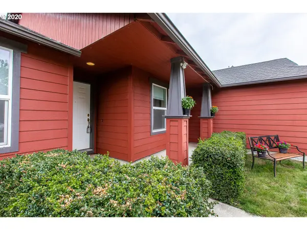 5696 DONOHOE AVE, Eugene, OR 97402