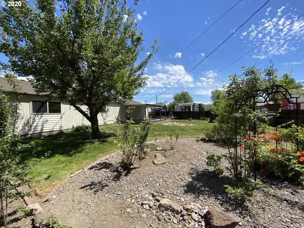 Prineville, OR 97754,775 SE DUNHAM ST