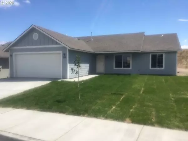 338 Sparrow AVE, Umatilla, OR 97882