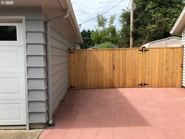 Springfield, OR 97477,2558 34TH ST