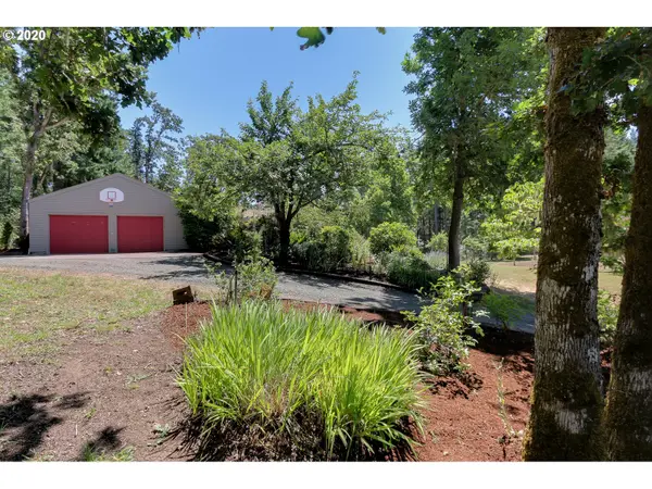 30316 FOX HOLLOW RD, Eugene, OR 97405