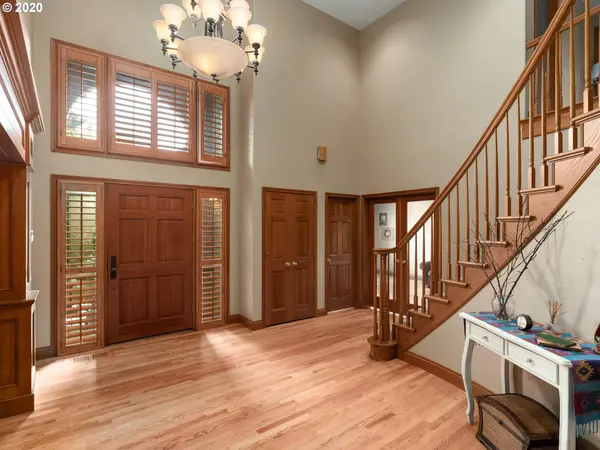 19125 35TH PL, Lake Oswego, OR 97034