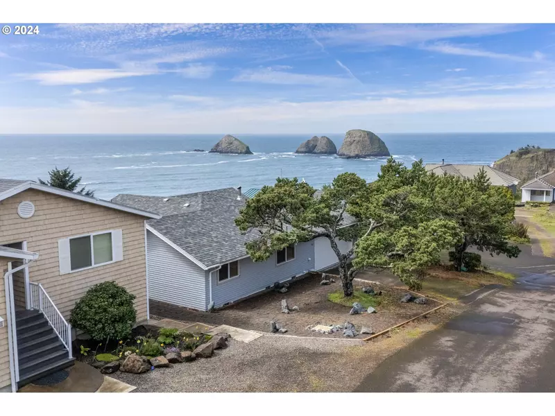 5585 CASTLE DR, Oceanside, OR 97134